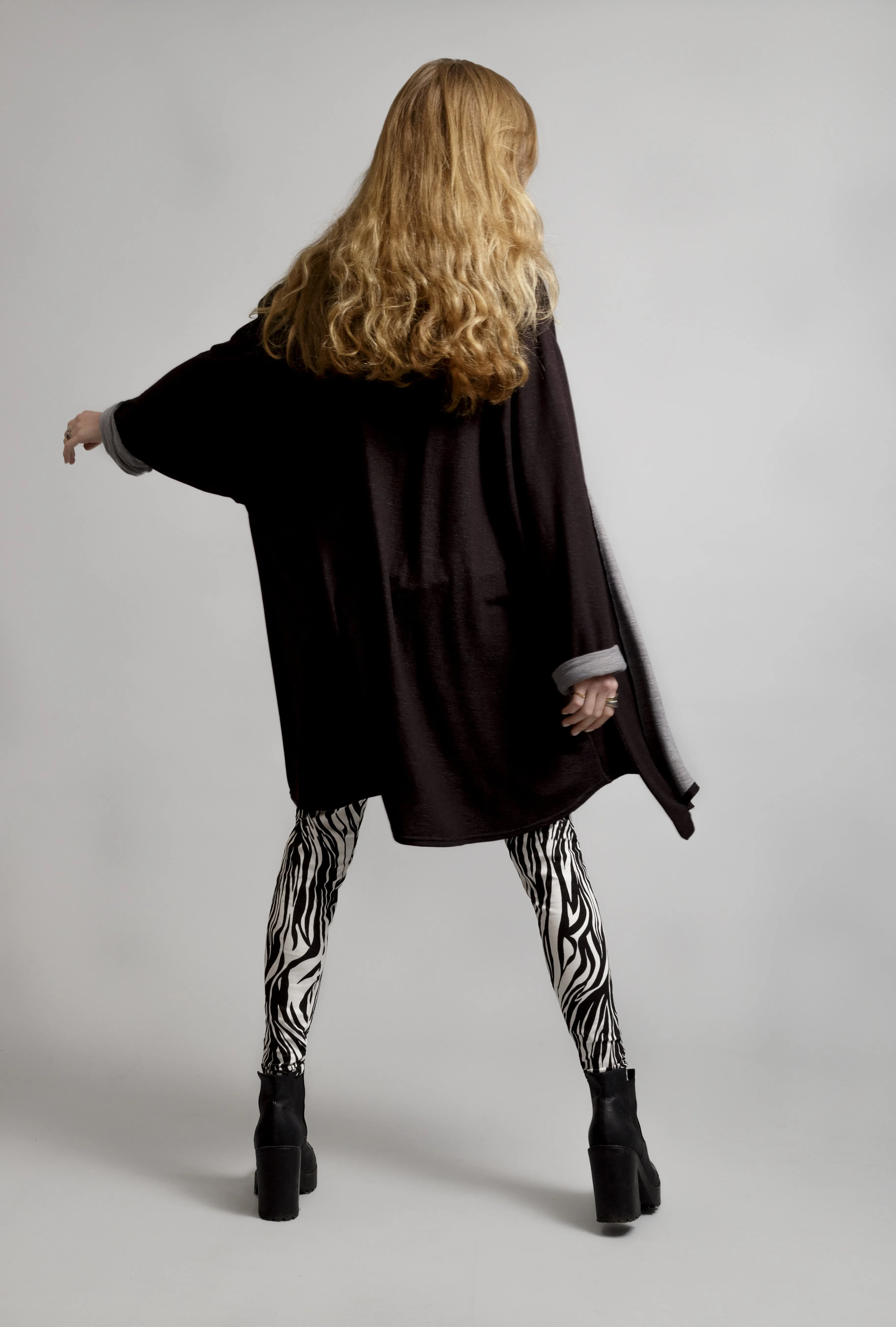 The slouch black oversized cardigan kimono